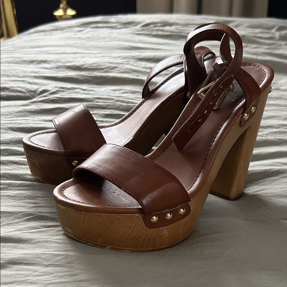 Elegant Brown Platform Sandals